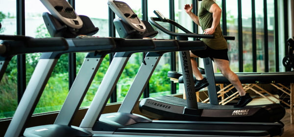 spor salonları için bardak su